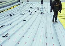 长腿巨乳俏人妻全文阅读施工现场